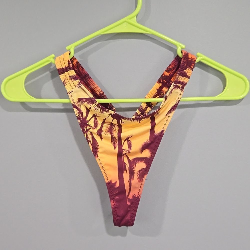 🐢 Urban Outfitters Tropical Bikini Bottom Thong Small - Picture 2 of 5